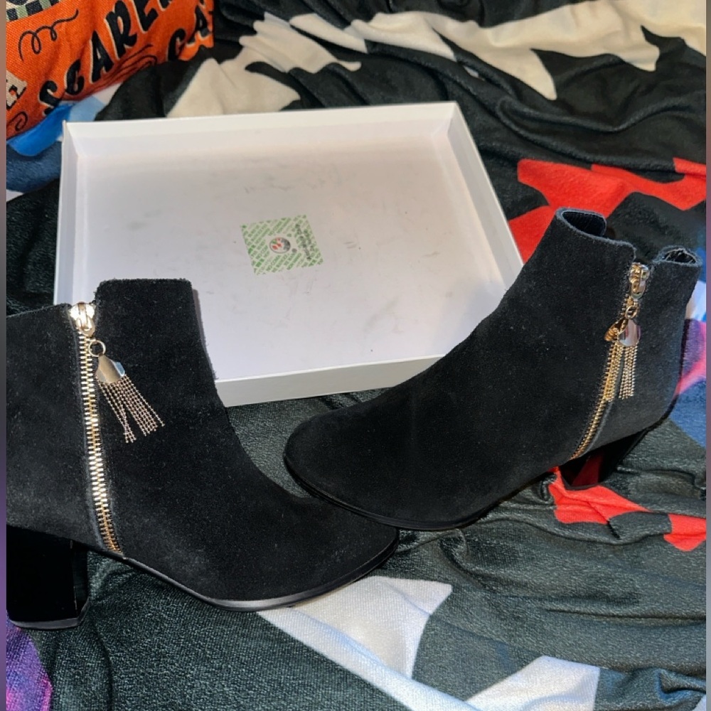 Midnight velvet Tassel Zip Booties